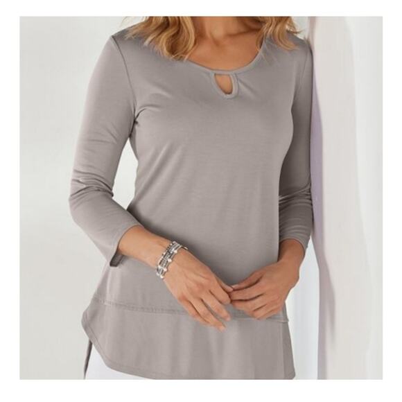 Soft Surroundings Carina keyhole top in taupe - Picture 1 of 6